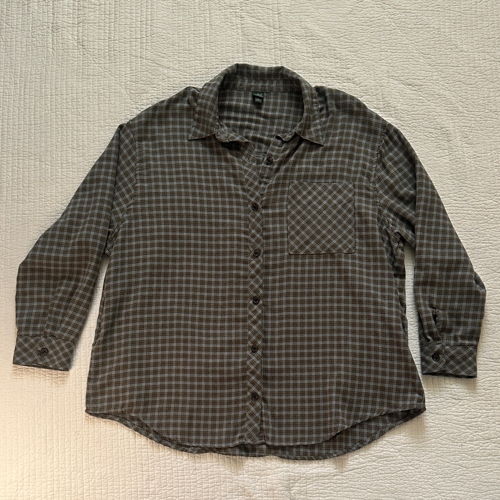 Wild Fable Blue and Gray Plaid Button-Down Shirt with Side Pockets! Size XL